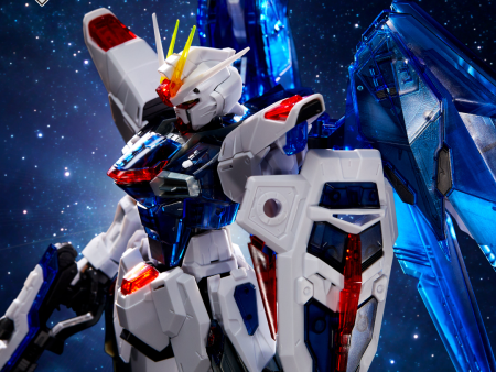 MG 1 100 Freedom Gundam Ver. 2.0 [Solid Clear] (January & February Ship Date) Sale