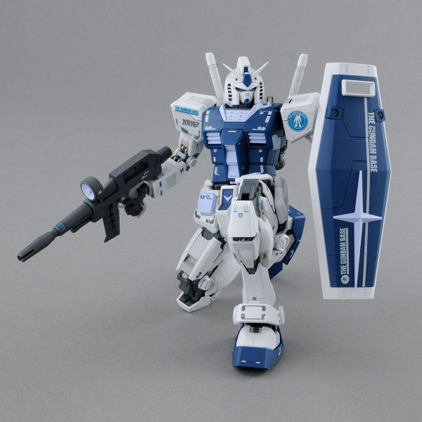 Gundam Base Limited MG 1 100 RX-78-2 Gundam Ver. 3.0 [The Gundam Base Color] Online now